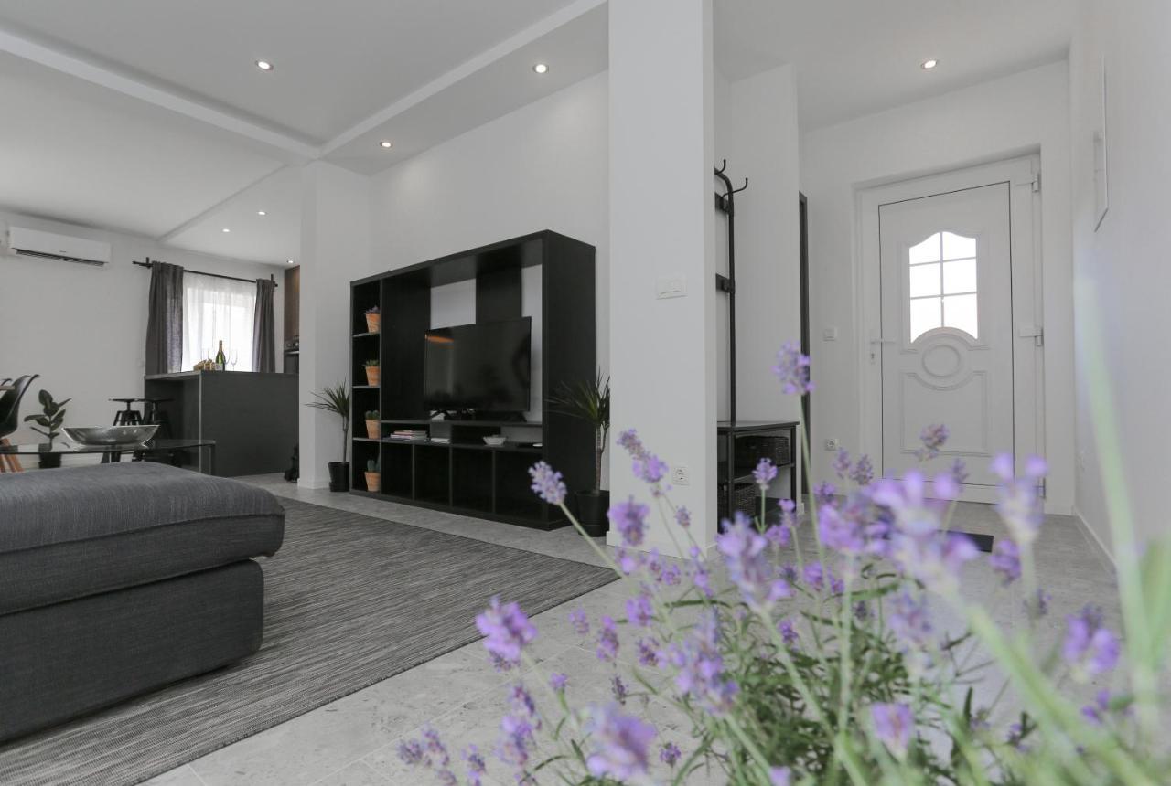 Apartments Martic سوبيتار الغرفة الصورة
